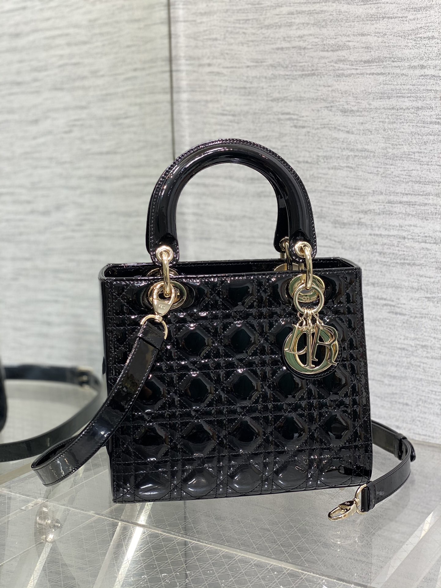 Lady Dior 미디엄 백